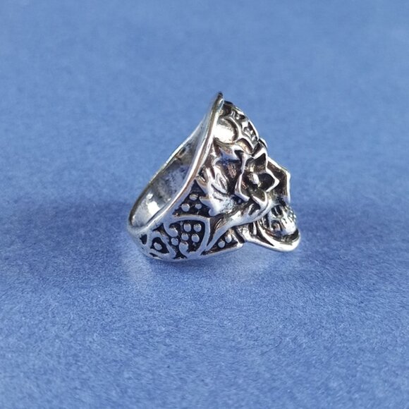 💀 Gothic Cross Floral Skull Heavy Metal Ring (Size 10.5) - Picture 3 of 4